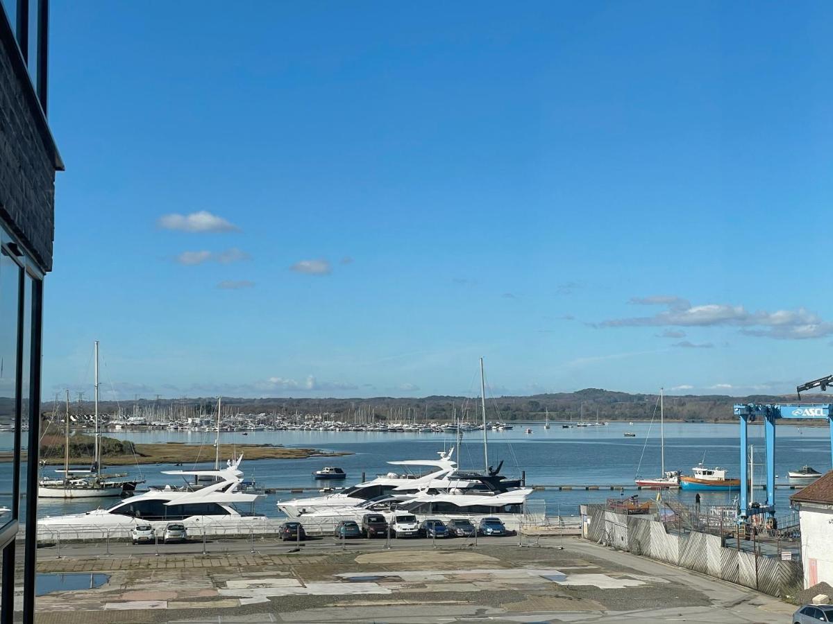 Poole Quay Sea Views Apartment No 3 ภายนอก รูปภาพ